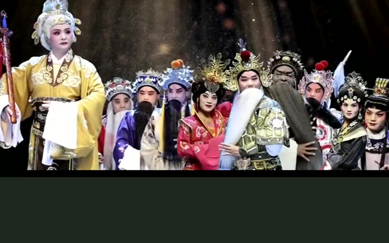 豫剧《七星剑》杨文丽 李宝纪 胡瑞乔高清MP4下载 剧情简介《七星剑》取材于杨家将的故事，元帅潘仁美陷害杨家，杨继业临终之时把七星剑交付杨六郎，嘱其回京告状。宋王听信谗言，命潘仁美围攻杨府，捉拿六郎。危急之时，佘太君毅然绑子