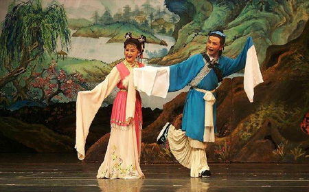 黄梅戏马兰吴琼等主演经典视频mp4打包下载 黄梅戏马兰吴琼等主演经典视频五女拜寿游龙戏凤等mp4打包下载。高清画质。黄梅戏《五女拜寿》.mp4黄梅戏《卓依婷黄梅戏经典名曲荟萃》.mp4黄梅戏《哑女告状》.mp4黄梅戏《