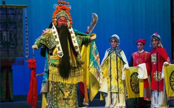 秦腔 出五关 MP3全本免费下载  关羽得知刘备去向，急欲坚往会兄。三次辞曹，曹操、张辽均避而不见，关羽乃挂印封金，留柬而辞,保定甘、糜二嫂离开许都。行至滴陵桥，曹率众将追至,关羽屯马横刀以待。曹赠以锦袍，关羽