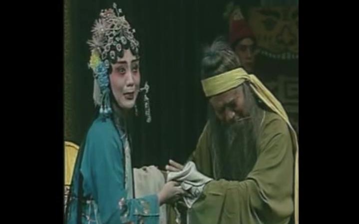 河南豫剧 血溅乌纱 高清戏曲MP4视频下载 刘忠河 剧情简介珠宝商苏玉珠寻女兰君来到了河阳。县都头赖仁见宝起意，夺镯害命并嫁祸店主刘松。巡按严天民出巡河阳，知县贾水镜利用与严天民夫人程氏表兄妹的关系，将假供塞入到刘松案