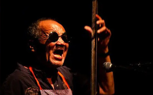 14部郭永章短篇坠子视频打包下载 14部郭永章短篇坠子视频打包下载目录如下：郭永章坠子 老妈妈劝姑娘.avi------13MB郭永章坠子 傻姑娘.avi------15MB郭永章坠子 老来难.avi------23MB郭永章坠子 吹牛.avi----