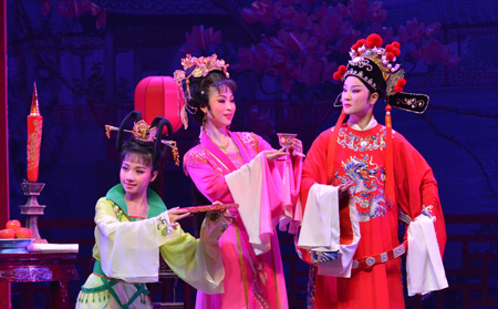 黄梅戏电影韩再芬马兰严凤英等主演七部打包下载 黄梅戏电影韩再芬马兰严凤英牛郎织女七仙女花木兰等七部打包下载。高清画质。黄梅戏电影《六尺巷》韩再芬 黄新德.mp4黄梅戏电影《母老虎上轿》王毓琴 陈小芳.mp4黄梅戏电影