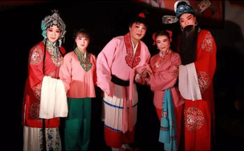 经典豫剧电影卷席筒朝阳沟花木兰抬花轿等五部mp4打包下载 经典豫剧电影卷席筒朝阳沟花木兰抬花轿等五部mp4打包下载。全部为高清格式MP4。豫剧电影《五世请缨》王惠 高清.mp4豫剧电影《卷席筒》(1979)高清.mp4豫剧电影《抬花轿》王